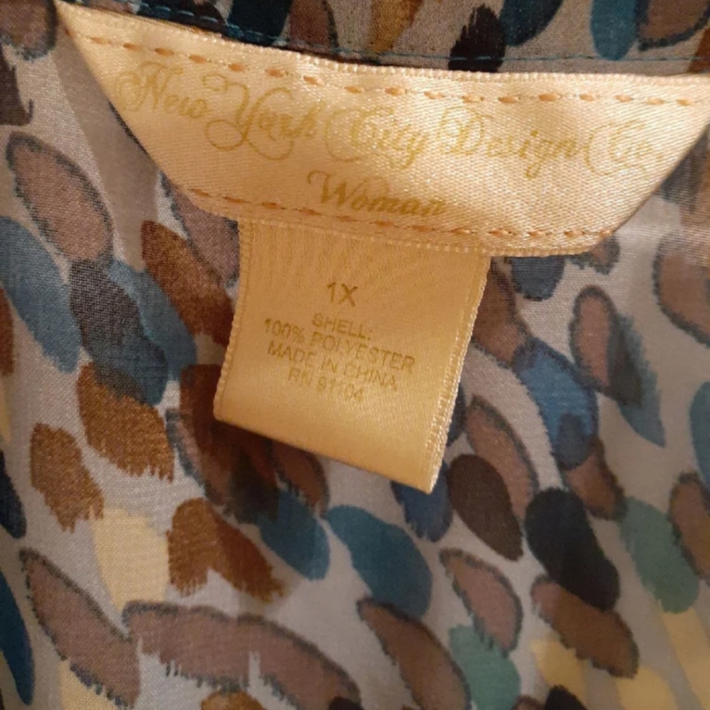 NYC Design Blouse - Picture 6 of 7